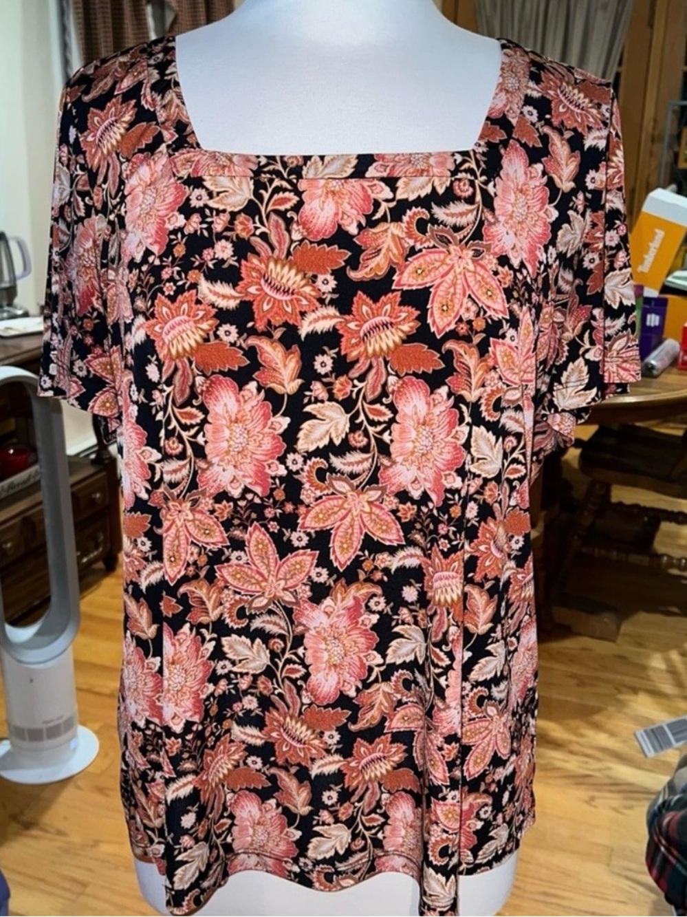 Susan Graver Size L Printed Liquid Knit Square Neck Flutter Sleeve Top